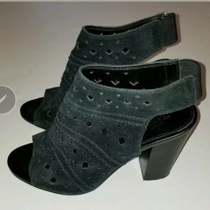 FRANCO FORTINI BLACK NAYA HEELS SZ 7 BLACK SUEDE